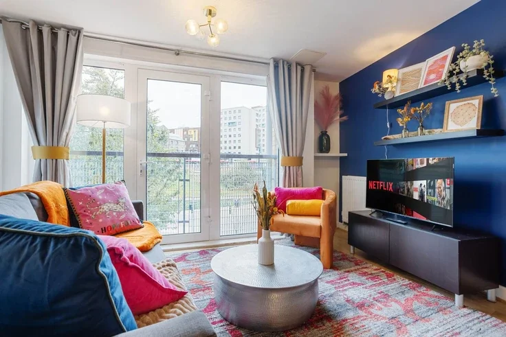 Flat Tarves Way in Greater London