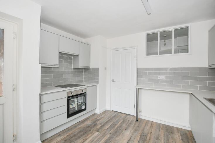 Flat Queens Court in St Albans