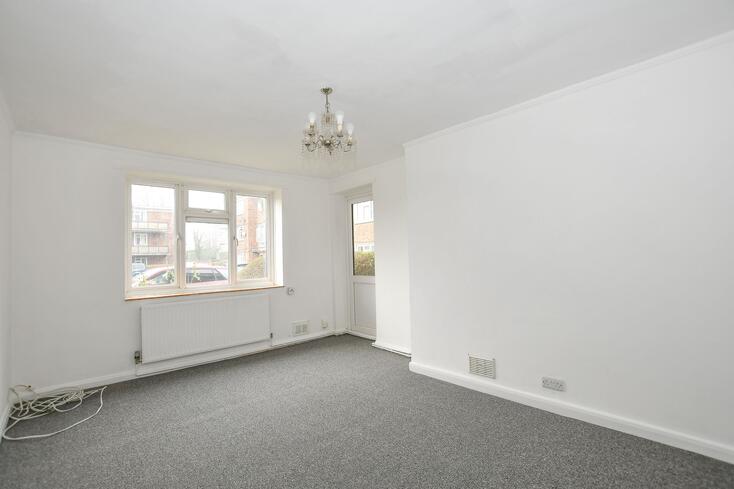 Flat Queens Court in St Albans