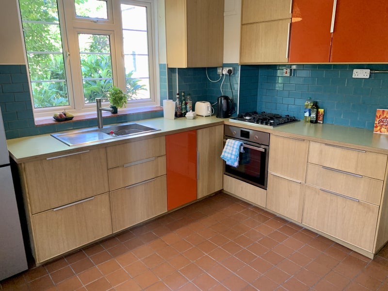 Room Mayfield Close in Greater London