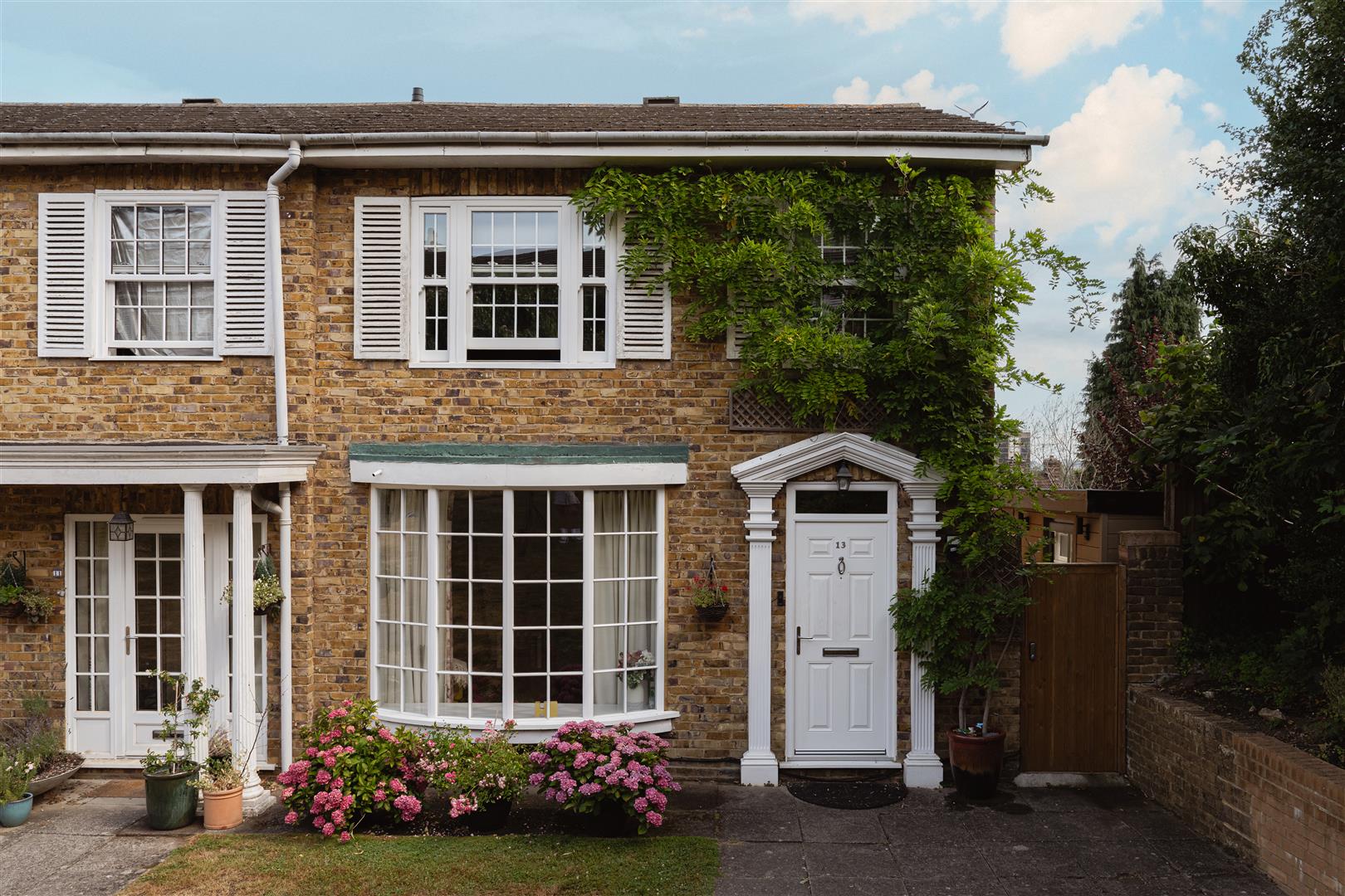 House Linkfield Street in Reigate and Banstead