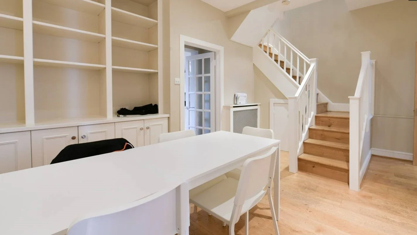 Room Marville Road in Greater London