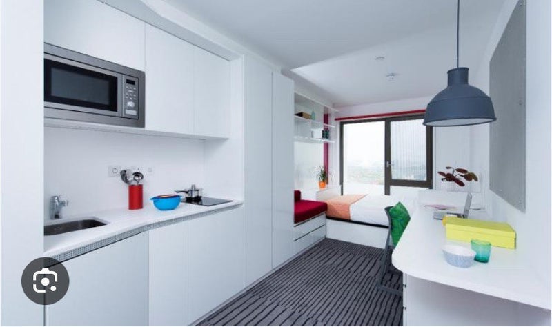 Room Fulton Road in Greater London