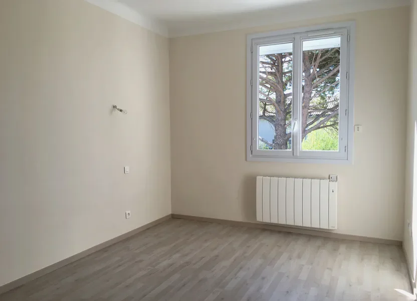 Appartement Rue des 4 Chemins à Pont Royal
