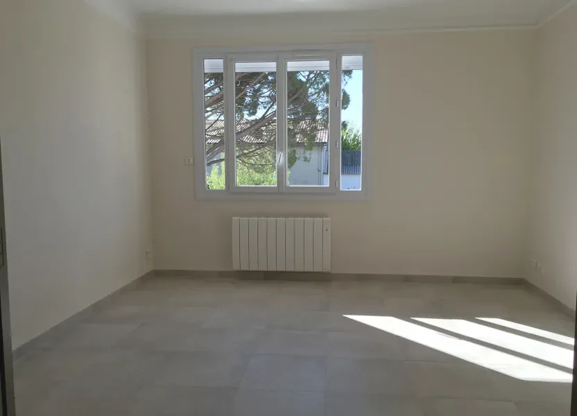 Appartement Rue des 4 Chemins à Pont Royal