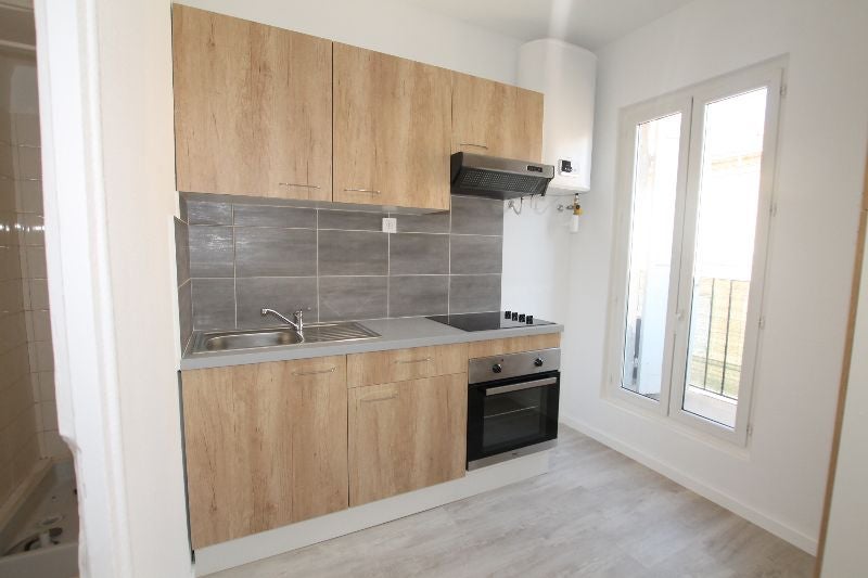 Flat Rue Decazes in Marseille