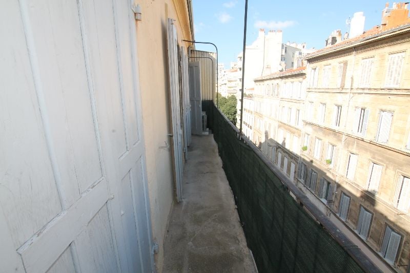 Flat Rue Decazes in Marseille