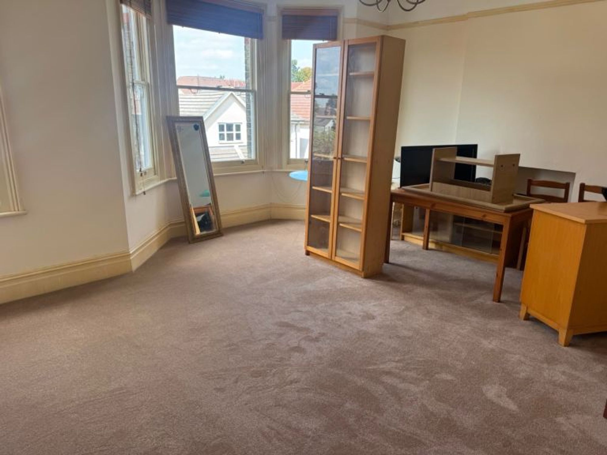 Flat Epsom Road in Greater London