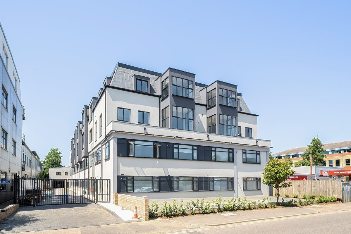 Flat Wansford Park in Hertsmere
