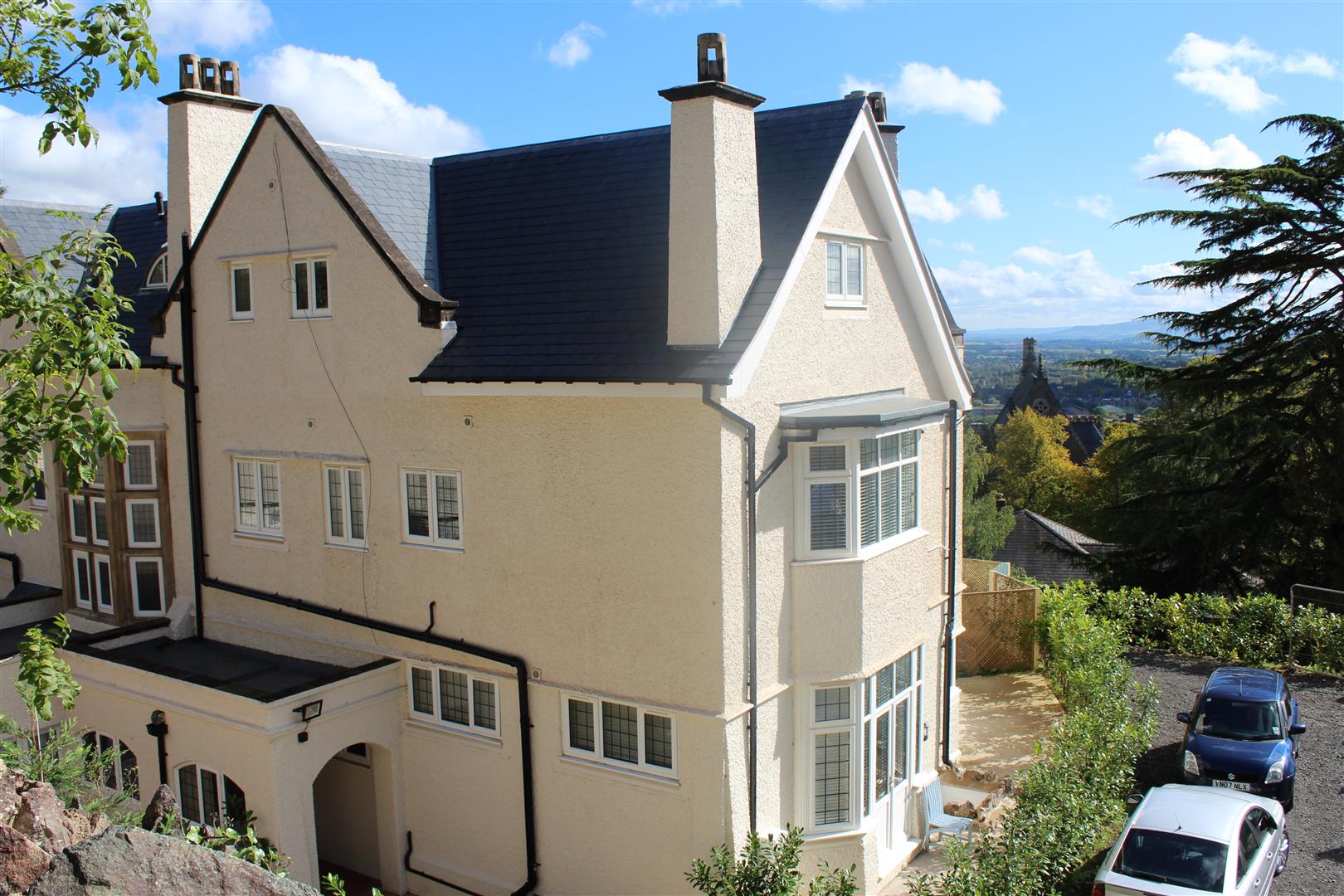 Flat Abbey Road in Malvern Hills