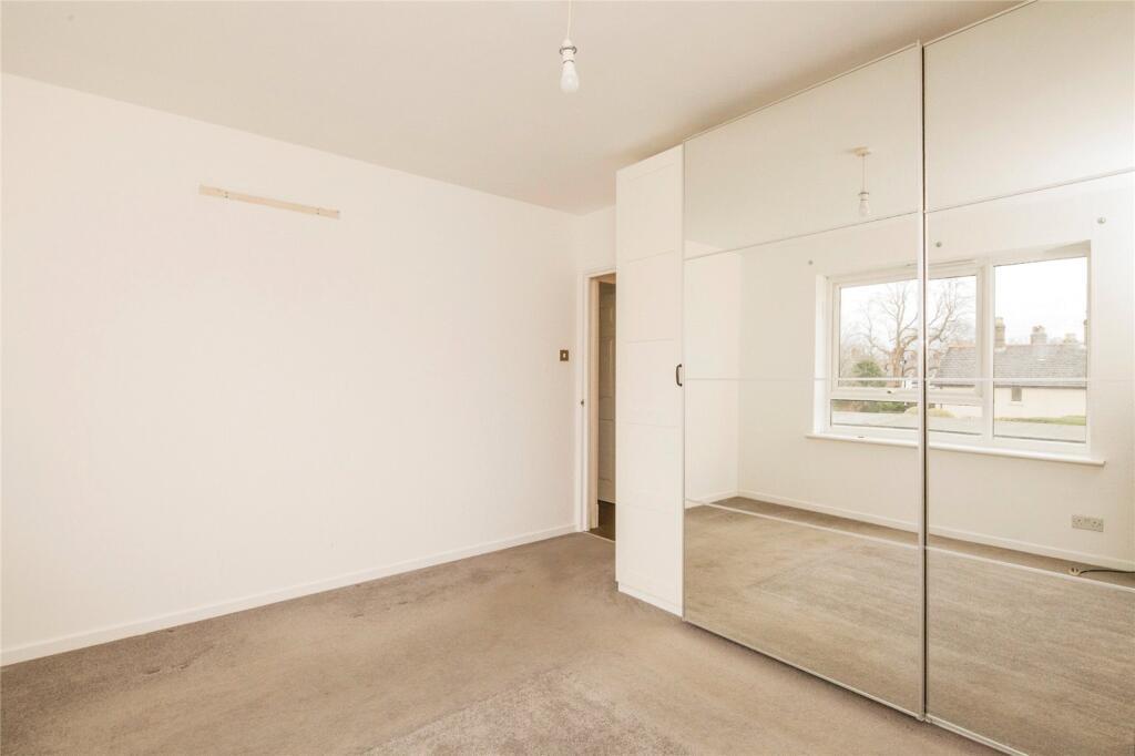 Flat Lennard Road in Greater London