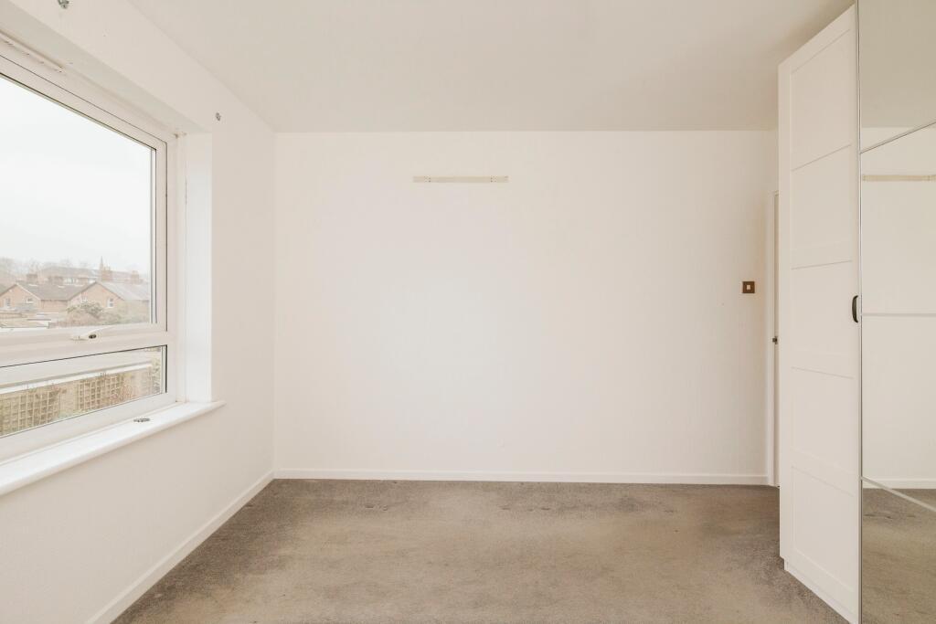 Flat Lennard Road in Greater London