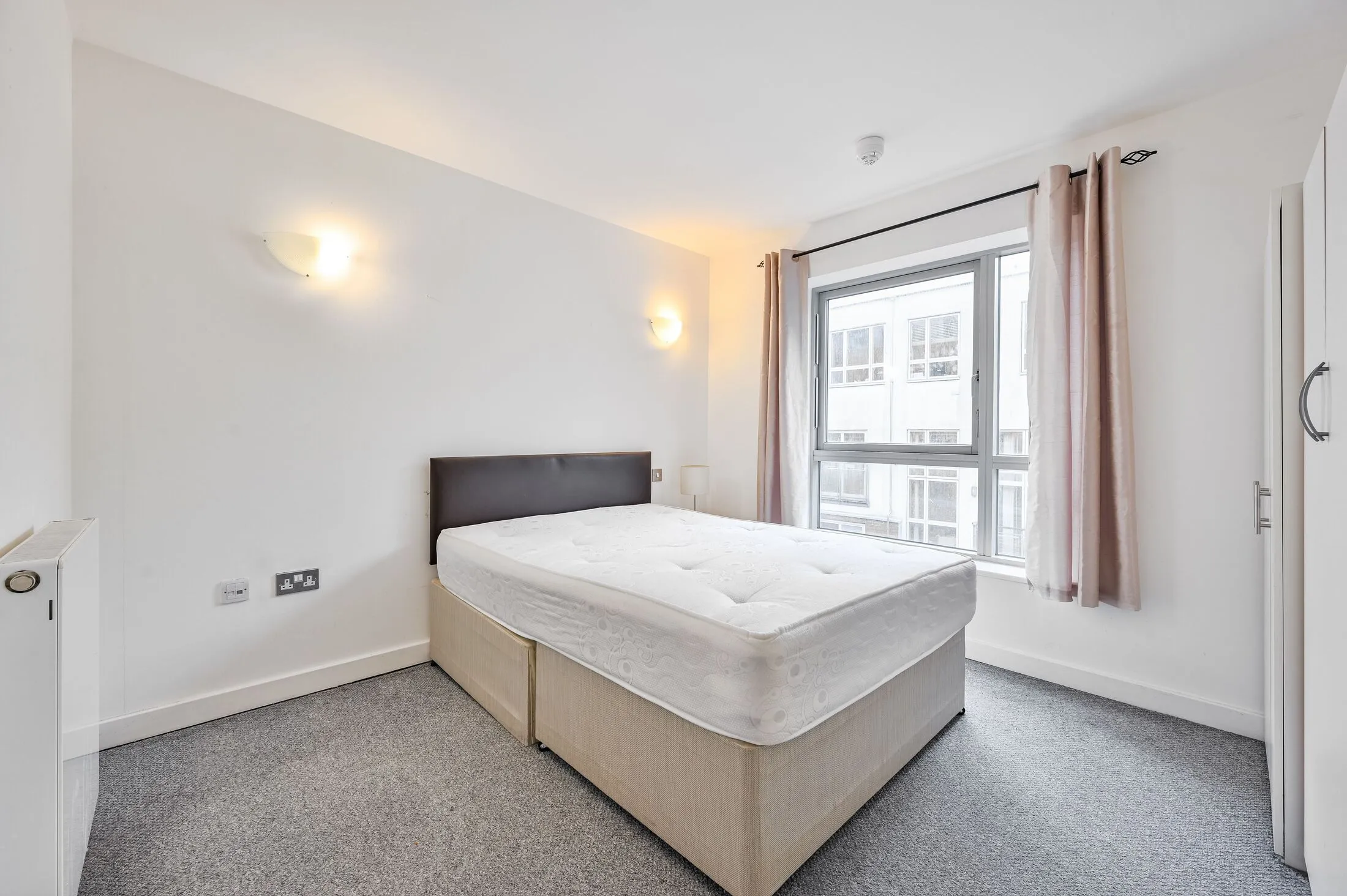 Flat John Harrison Way in Greater London