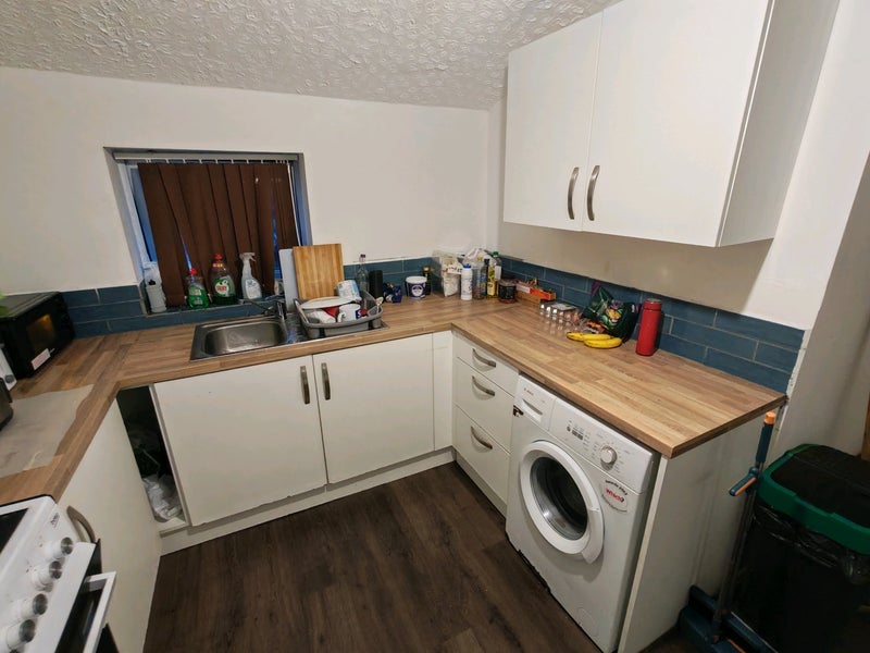 Room New Hall Lane in Preston