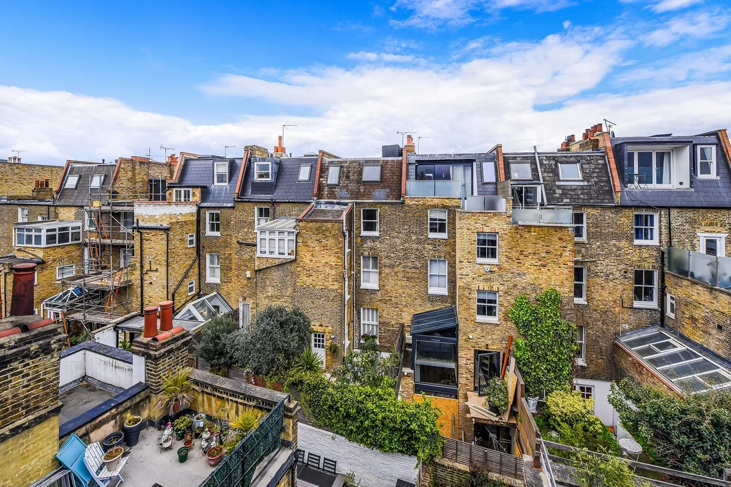 Flat Fulham Palace Road in Greater London