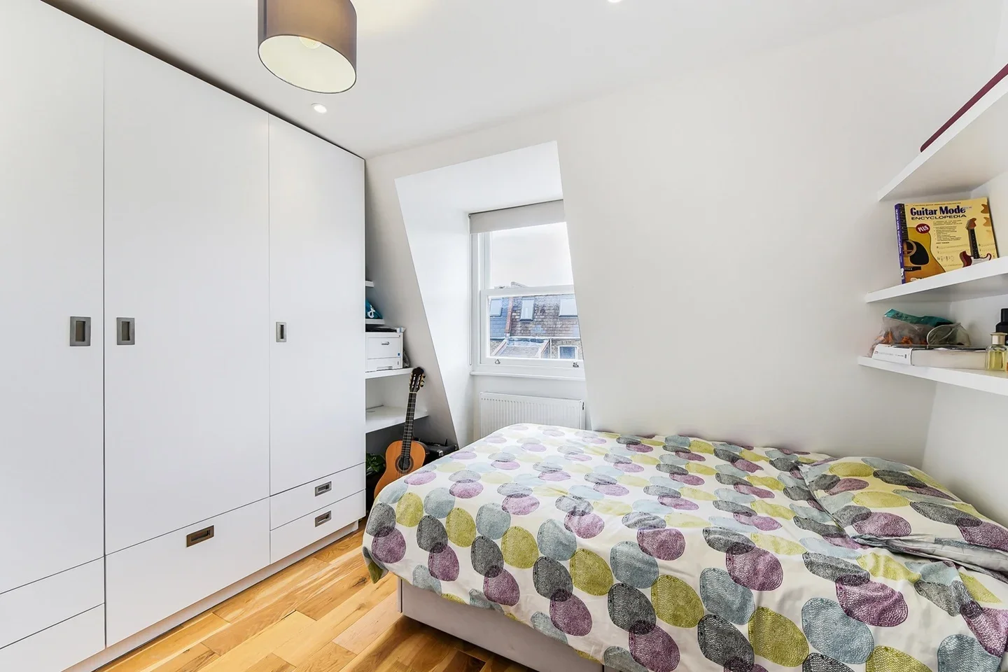 Flat Fulham Palace Road in Greater London