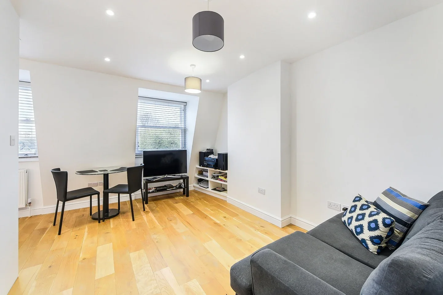 Flat Fulham Palace Road in Greater London