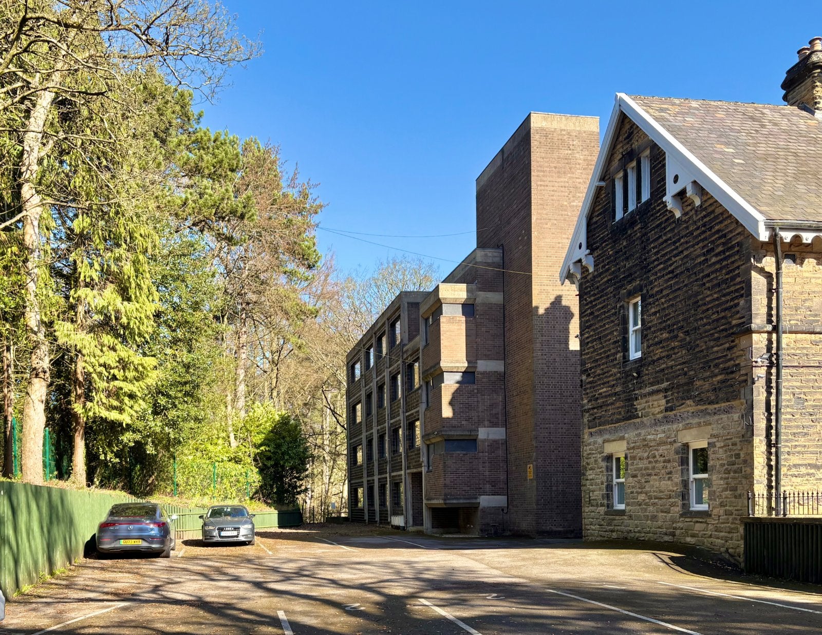 Flat Weetwood Mill Lane in Leeds