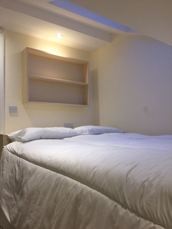 Room Manley Road in Manchester