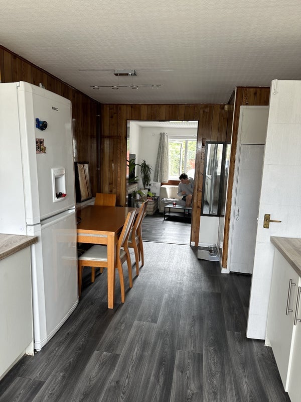 Room Two Acres Road in Bristol