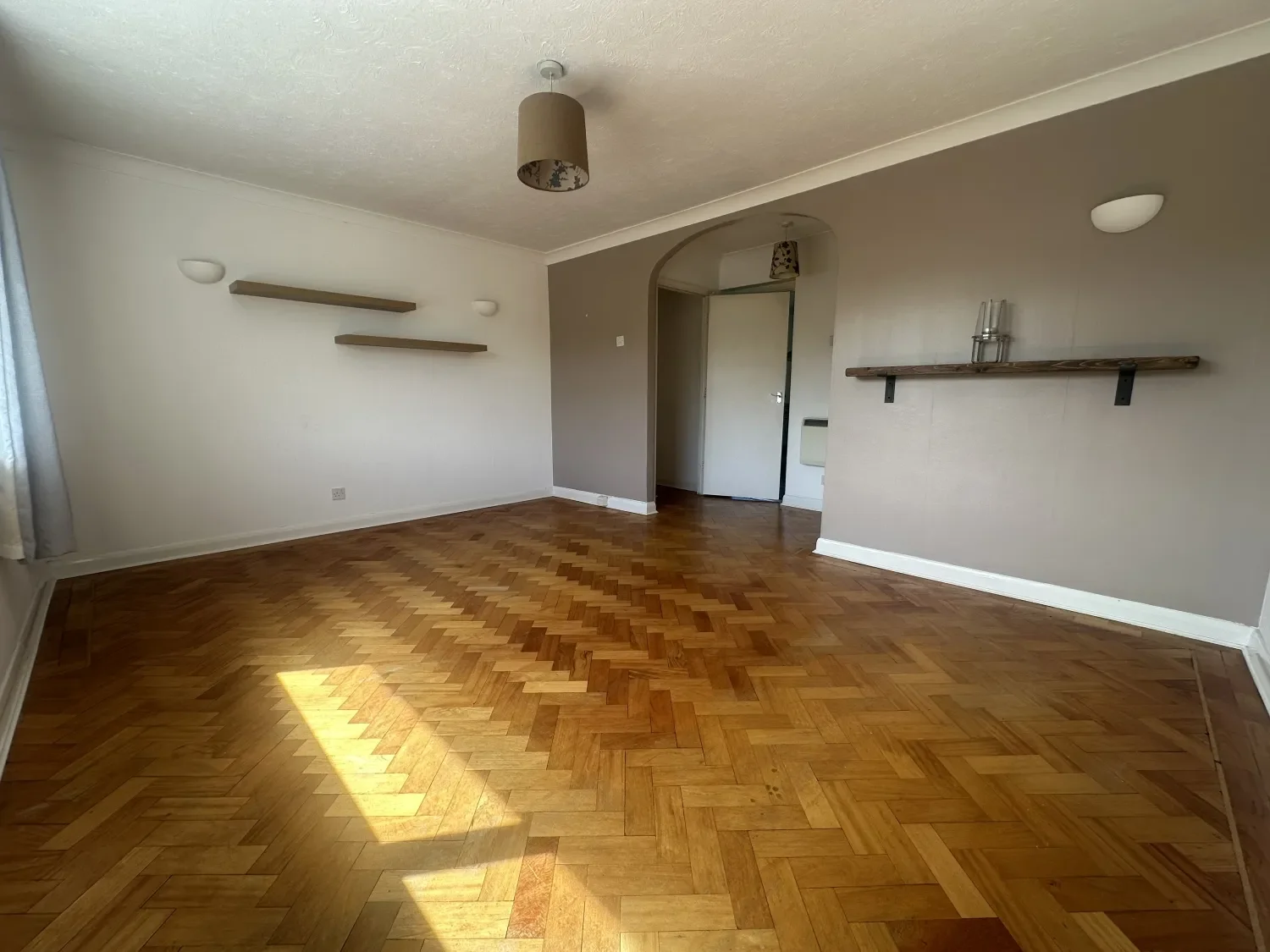 Flat Rosemary Close in High Wycombe