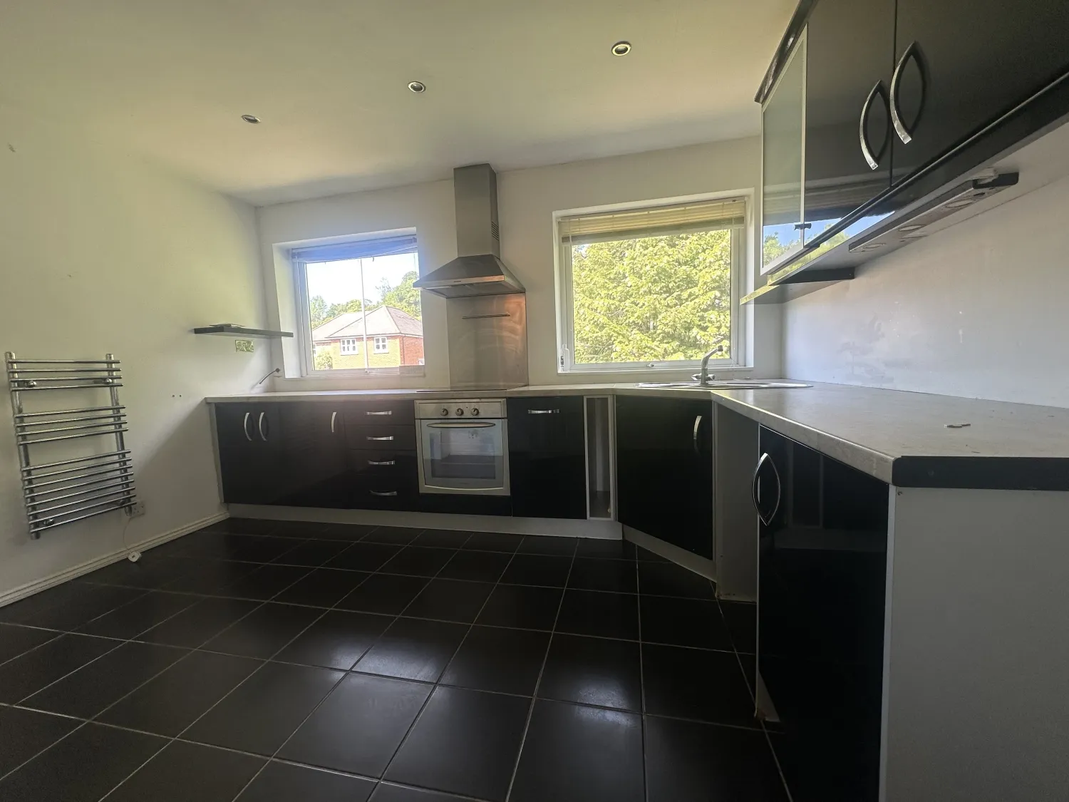 Flat Rosemary Close in High Wycombe