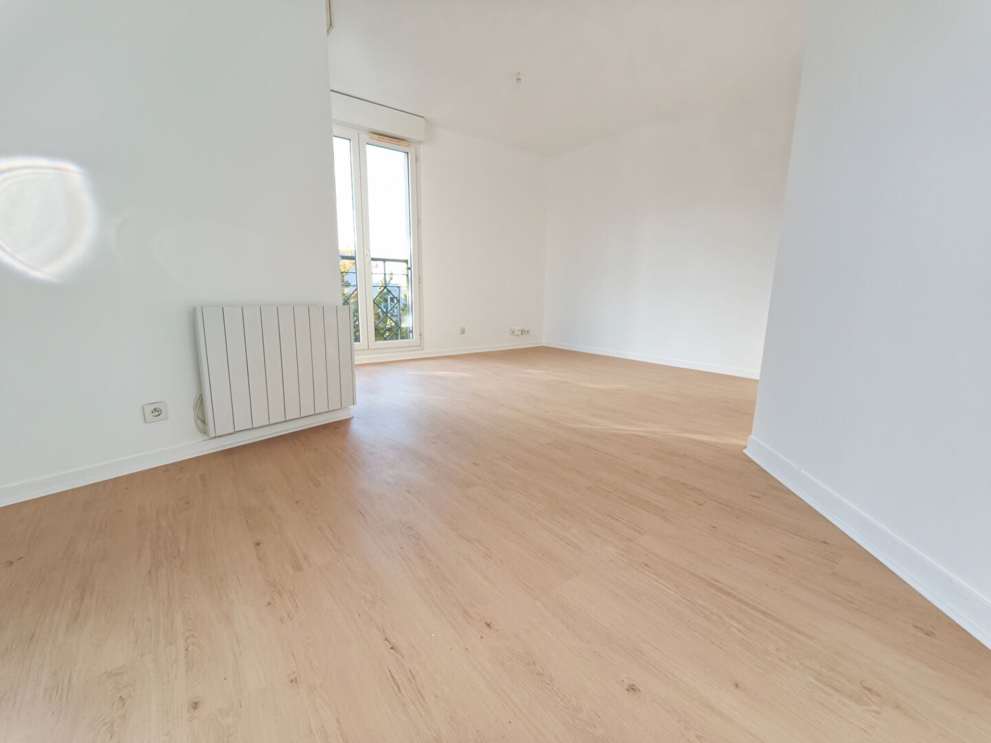 Flat Place des Trois Gares in Cergy