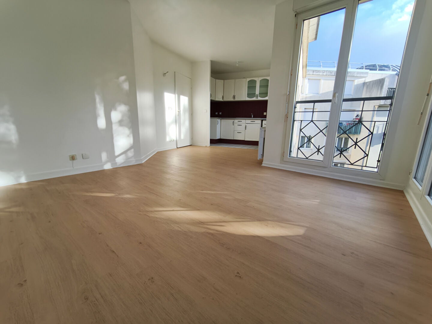 Flat Place des Trois Gares in Cergy