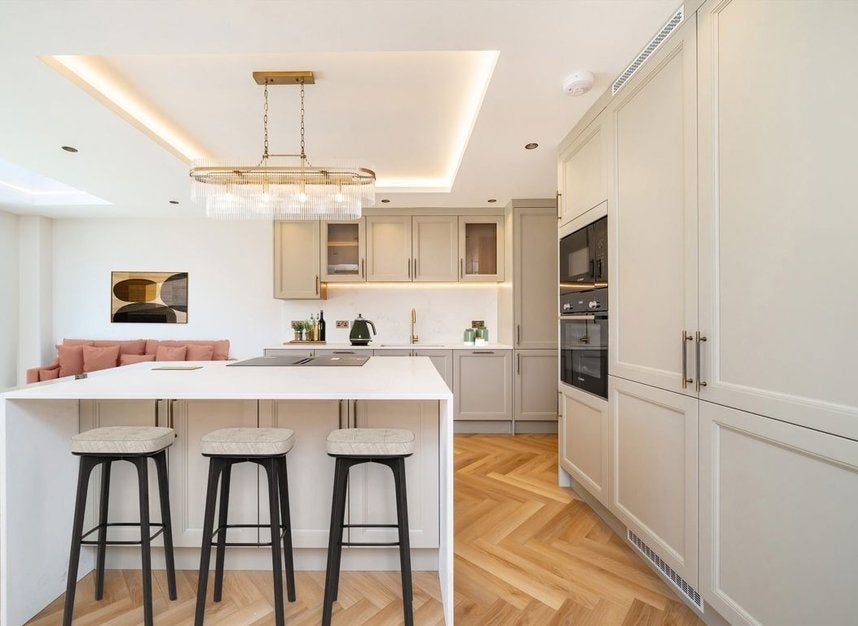 House Savona Close in London