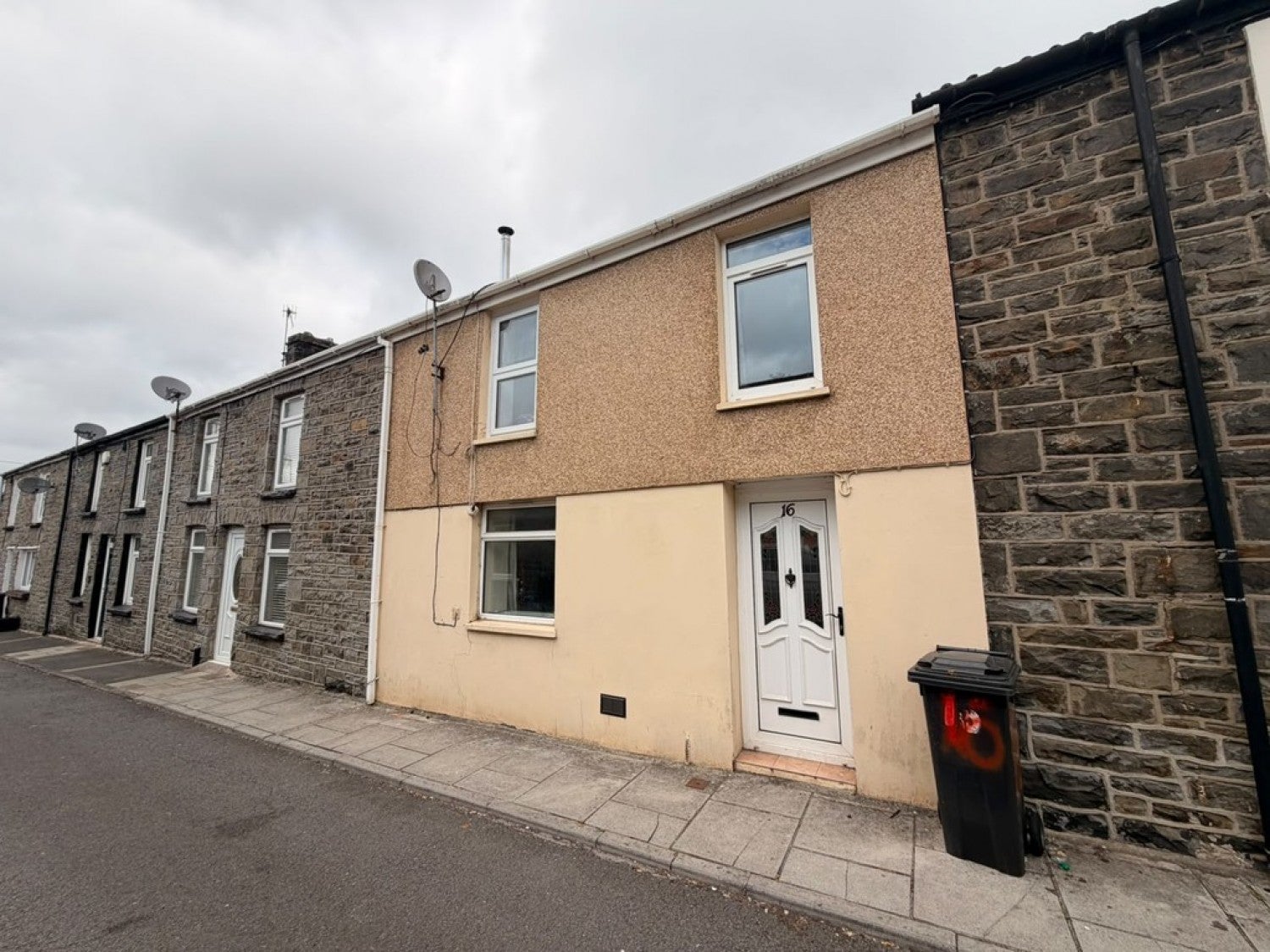 House Nightingale Street in Abercanaid