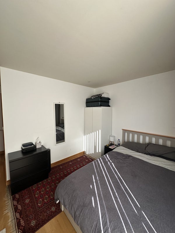 Room Monier Road in Greater London