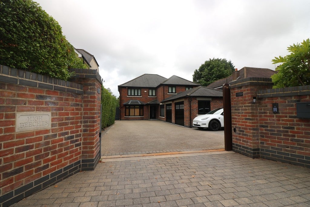 House Beech Hill Road in North Ferriby