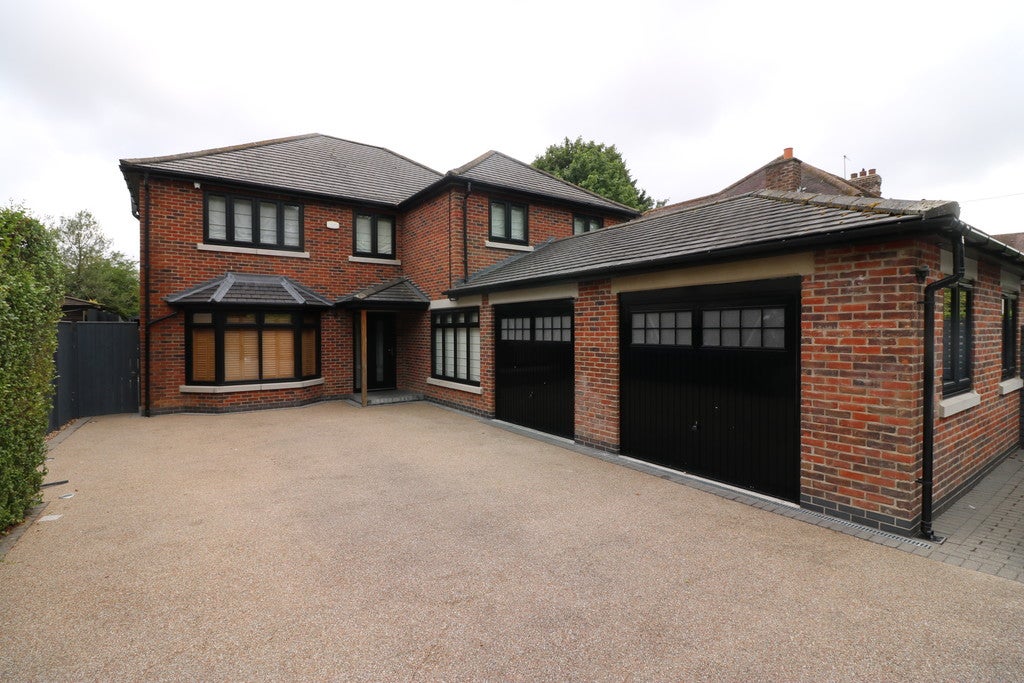 House Beech Hill Road in North Ferriby