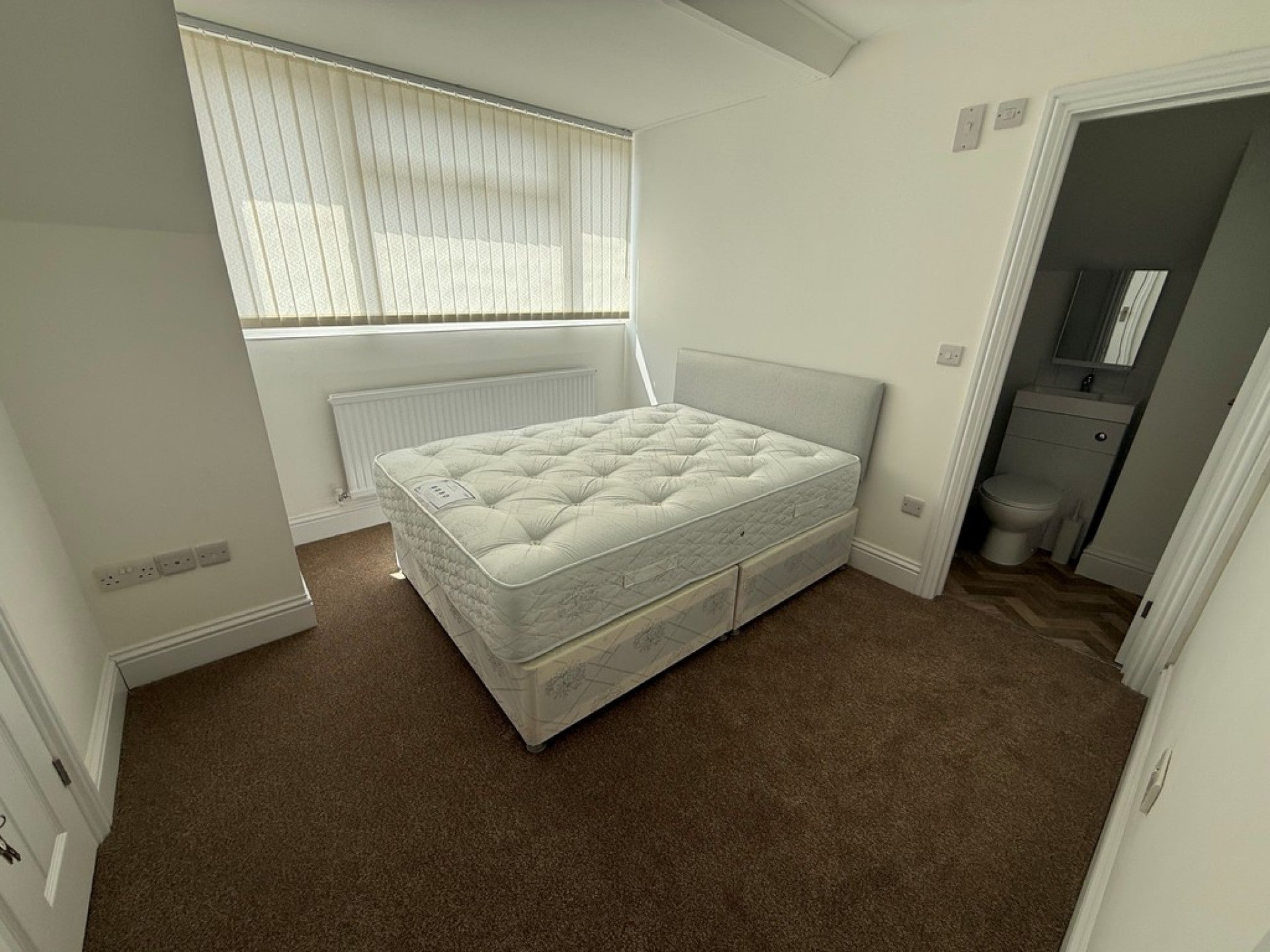 Room Berriedale Close in Adur