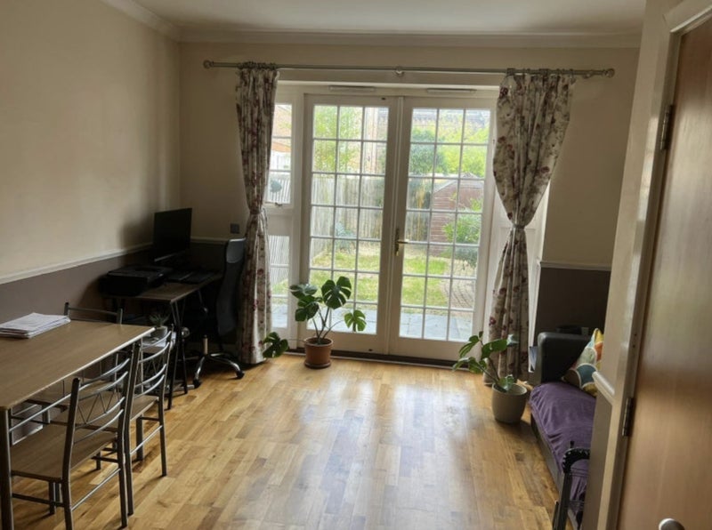Room Hastings Street in Greater London