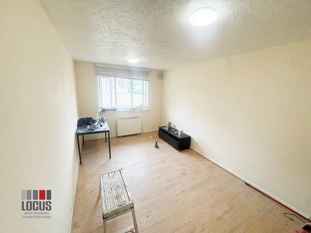 Flat Tennyson Close in Greater London
