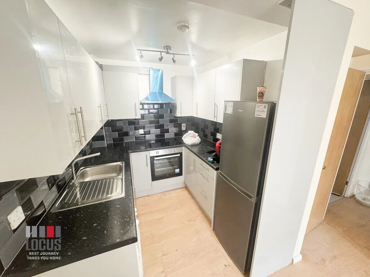 Flat Tennyson Close in Greater London