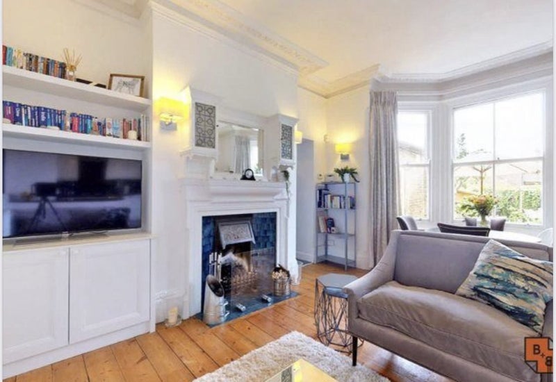 Room Park Lane in Greater London