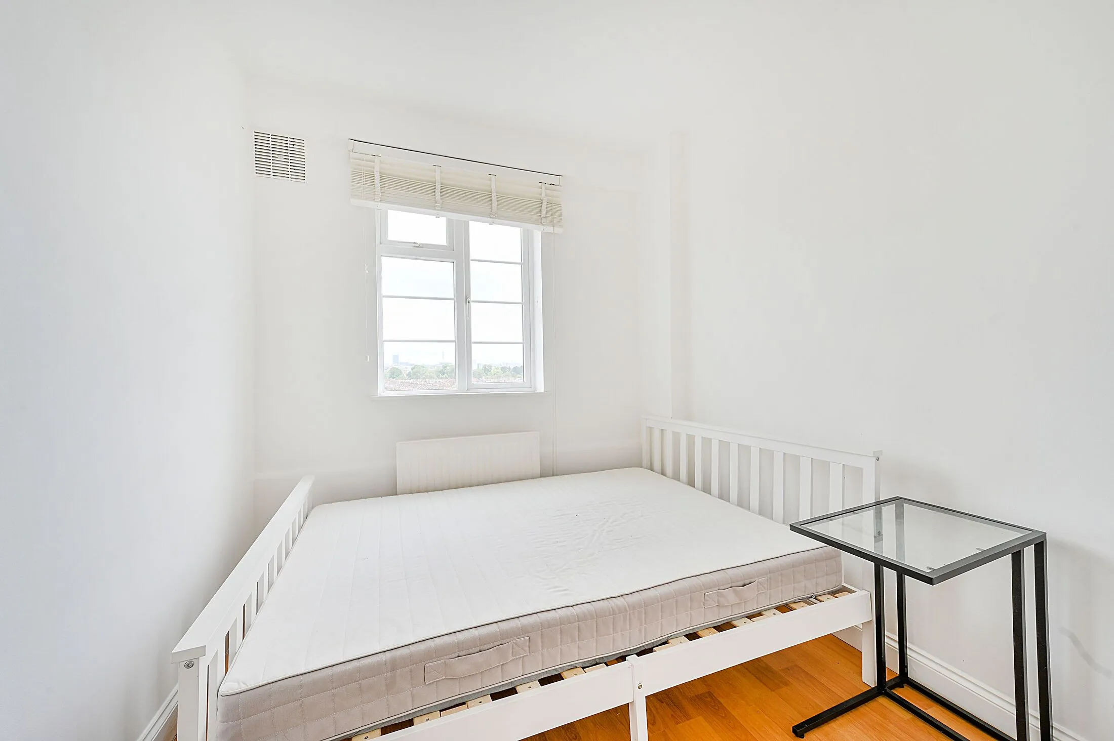 Flat Keith Grove in Greater London