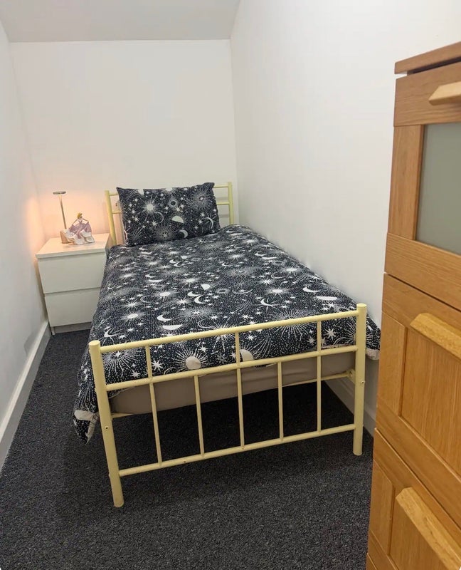 Room Hanbury Street in Greater London