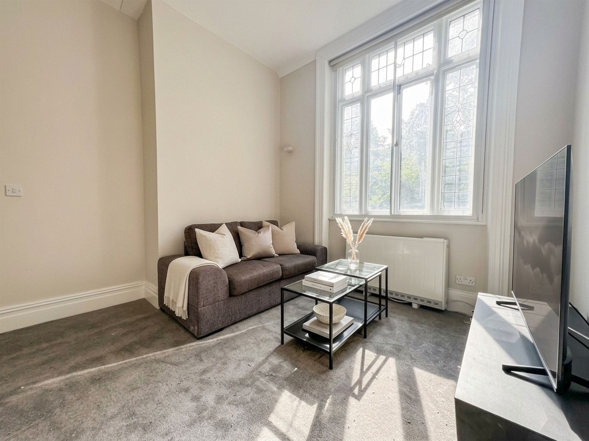 Flat Queen's Gardens in City of Westminster