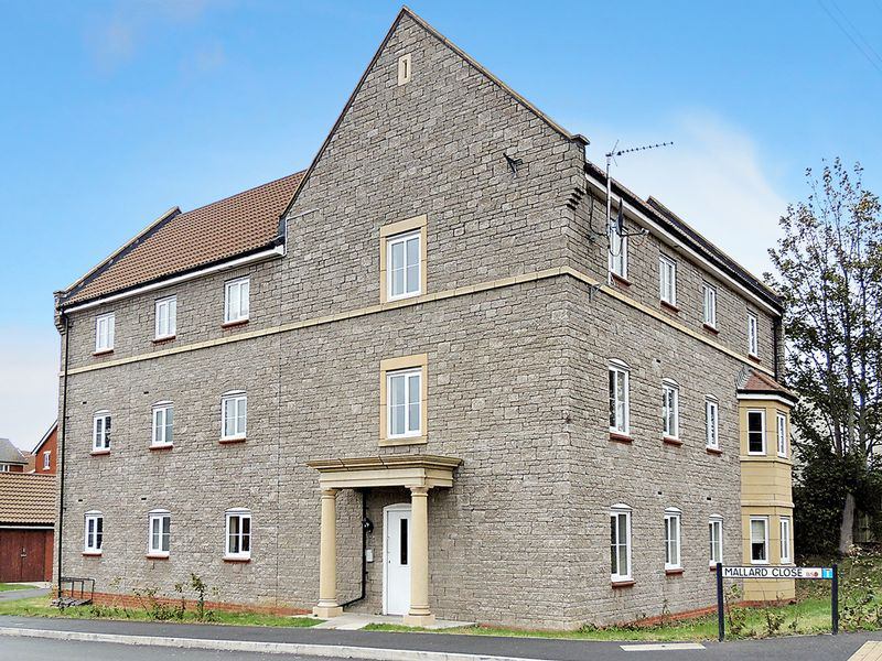 Flat Mallard Close in Bristol