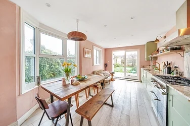 Flat Bousfield Road in Greater London