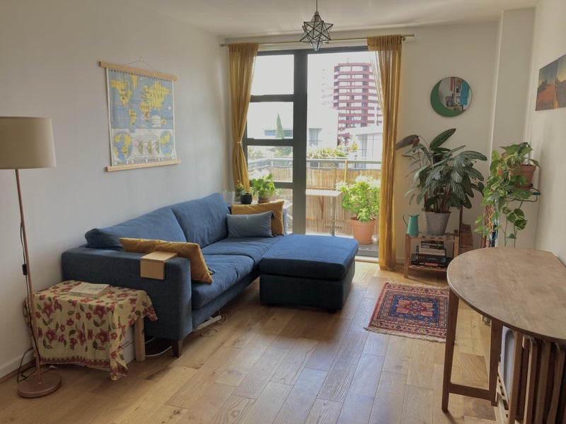 Flat Balmes Road in Greater London