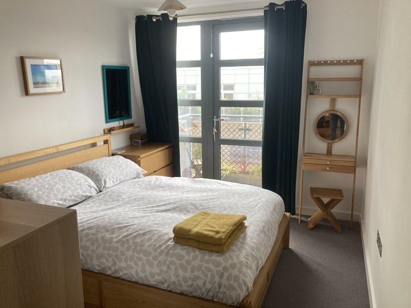 Flat Balmes Road in Greater London