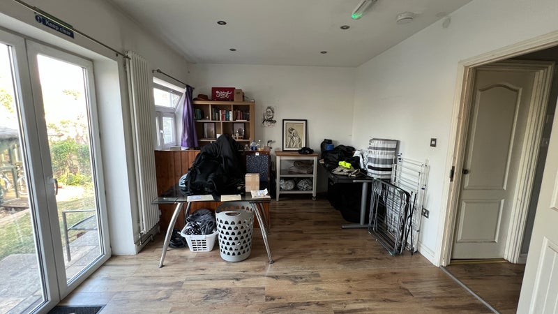 Room Taylor's Green in Greater London