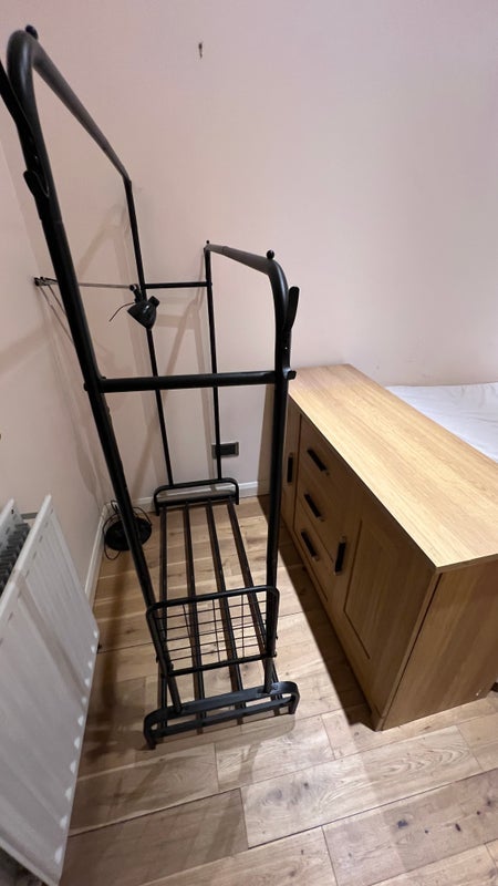 Room Taylor's Green in Greater London