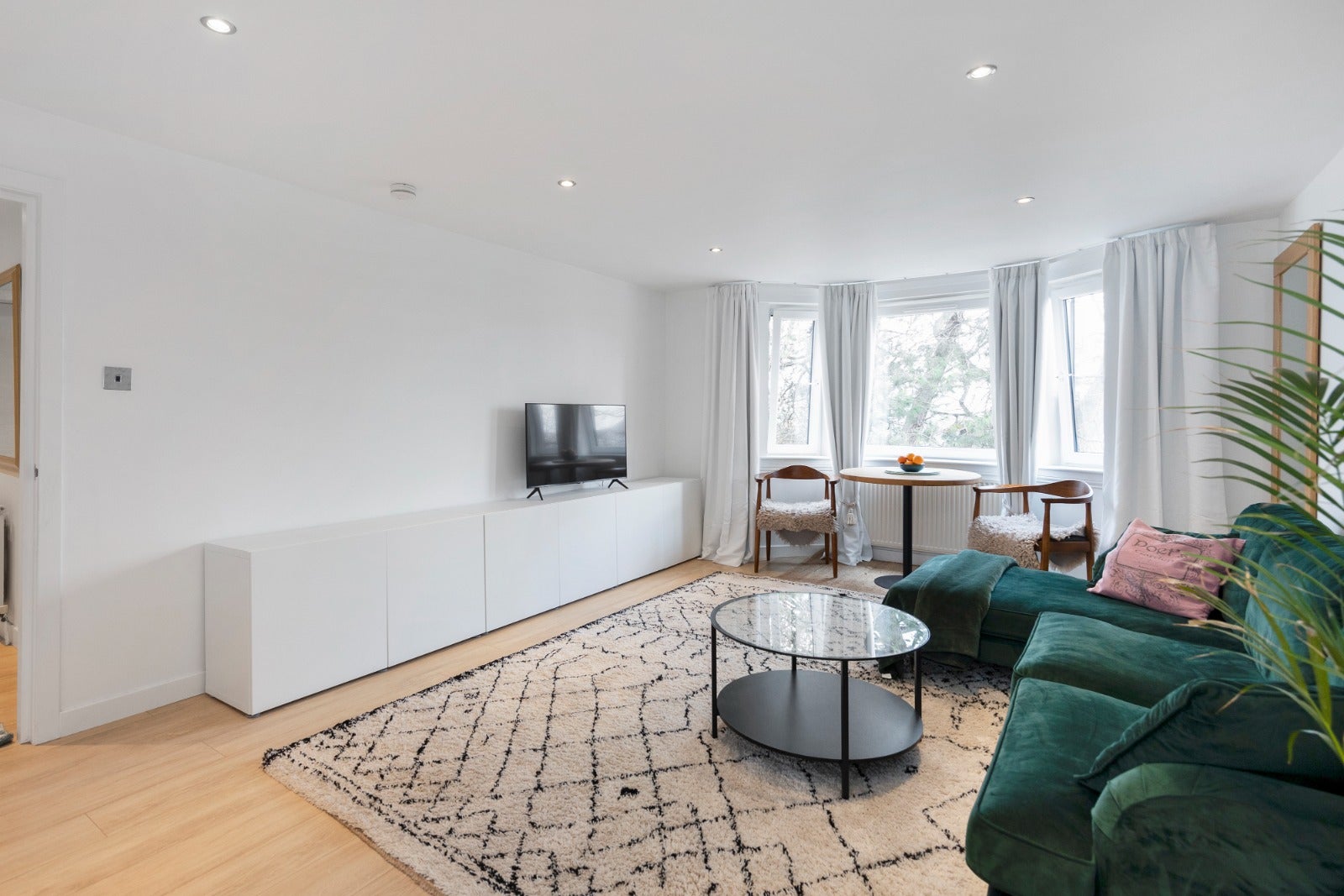 Flat Craigend Park in City of Edinburgh