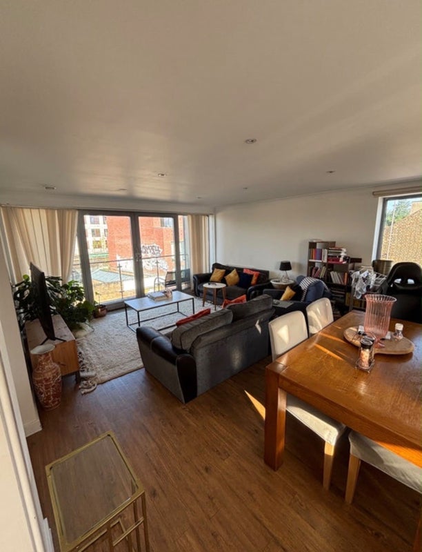 Room Cambridge Heath Road in Greater London