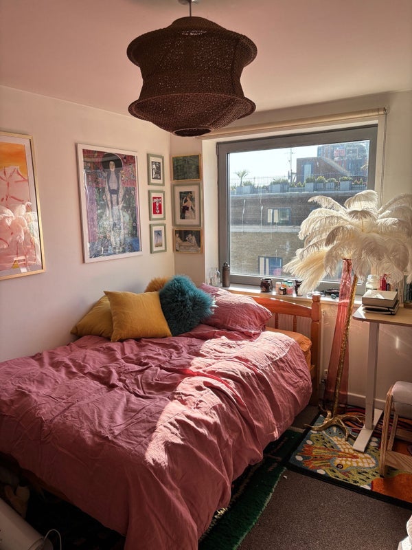 Room Cambridge Heath Road in Greater London